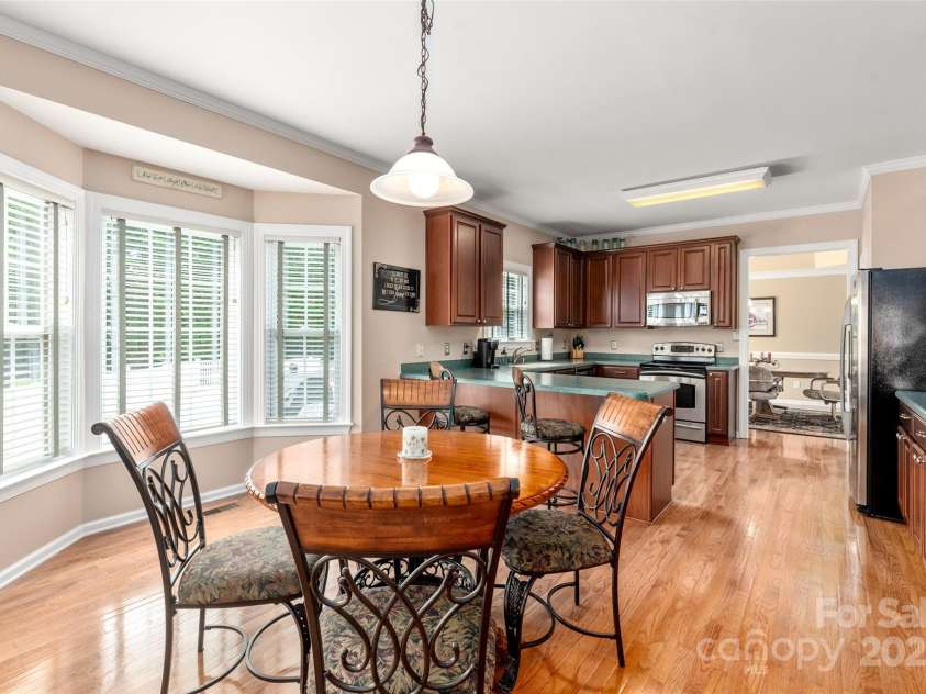 100 Oakwood Meadow Drive, Mooresville, NC 28115.  MLS# CAR4254955, YatesRealty ID 11646. 