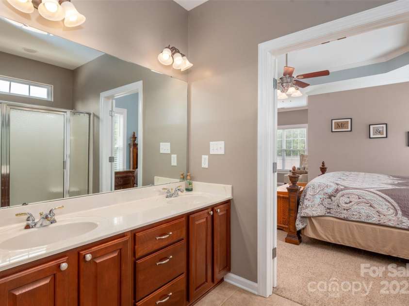 100 Oakwood Meadow Drive, Mooresville, NC 28115.  MLS# CAR4254955, YatesRealty ID 11646. 