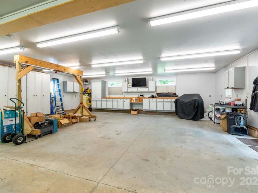 100 Oakwood Meadow Drive, Mooresville, NC 28115.  MLS# CAR4254955, YatesRealty ID 11646. 