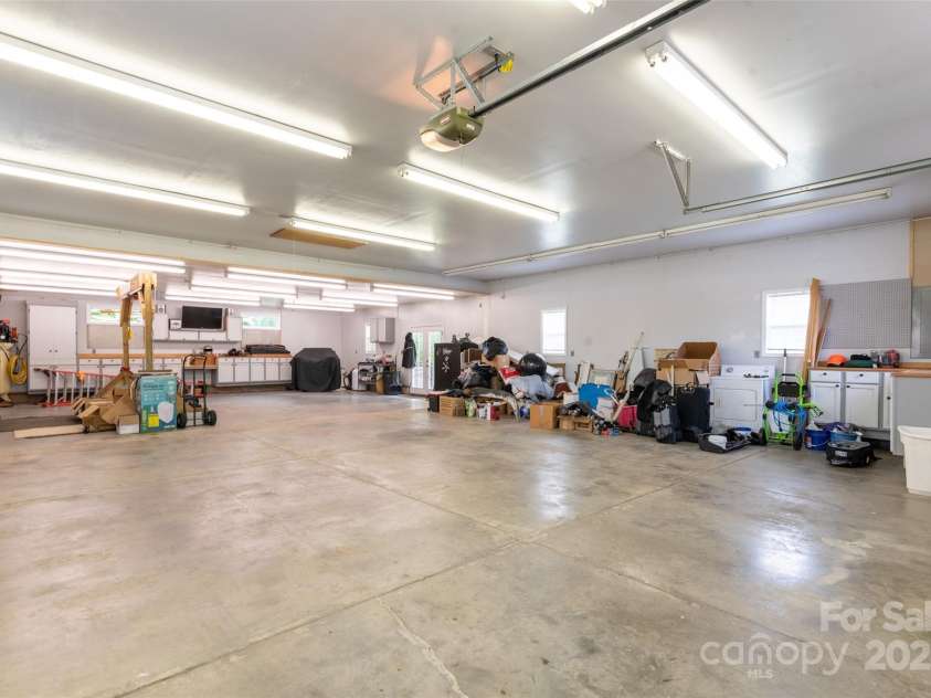 100 Oakwood Meadow Drive, Mooresville, NC 28115.  MLS# CAR4254955, YatesRealty ID 11646. 