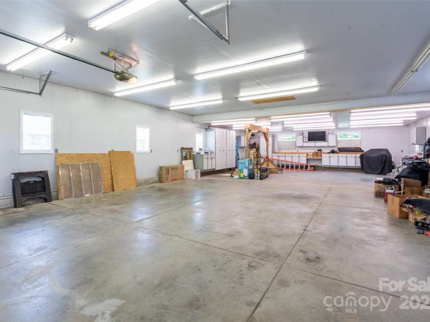 100 Oakwood Meadow Drive, Mooresville, NC 28115.  MLS# CAR4254955, YatesRealty ID 11646. 