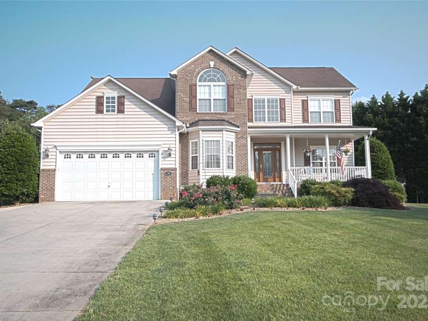 100 Oakwood Meadow Drive, Mooresville, NC 28115.  MLS# CAR4254955, YatesRealty ID 11646. 