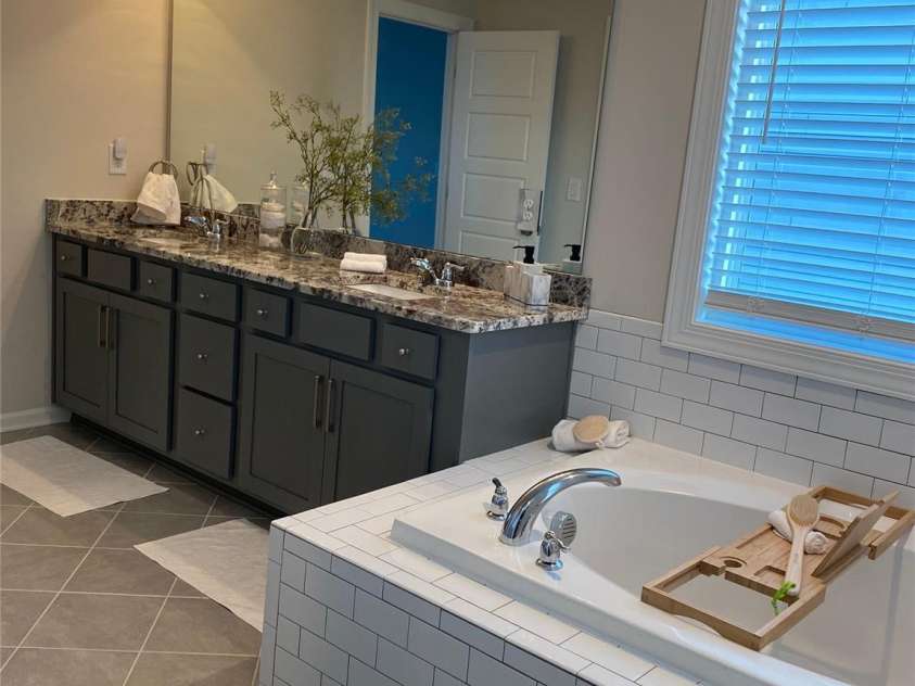 1141 Overlake Drive, Belmont, NC 28012.  MLS# CAR4336067, YatesRealty ID 11647. Master Bathroom **