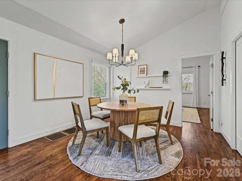 1733 Piccadilly Drive, Charlotte, NC 28211.  MLS# CAR4353118, YatesRealty ID 11648. Dining Area 