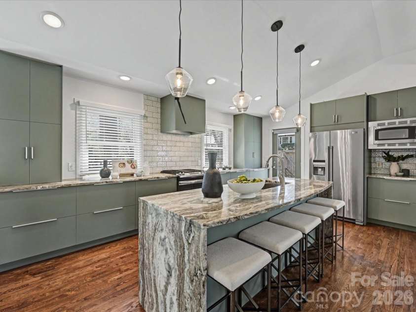 1733 Piccadilly Drive, Charlotte, NC 28211.  MLS# CAR4353118, YatesRealty ID 11648. Kitchen 