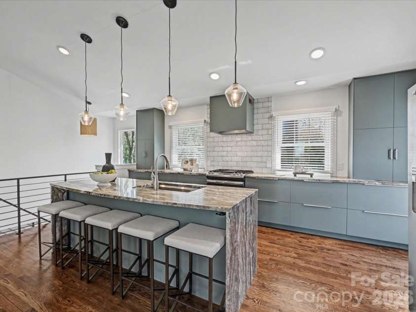 1733 Piccadilly Drive, Charlotte, NC 28211.  MLS# CAR4353118, YatesRealty ID 11648. Kitchen 