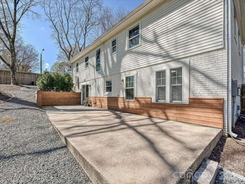 1733 Piccadilly Drive, Charlotte, NC 28211.  MLS# CAR4353118, YatesRealty ID 11648. Rear Patio 