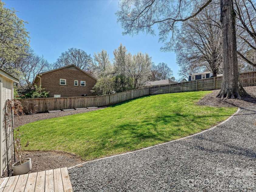 1733 Piccadilly Drive, Charlotte, NC 28211.  MLS# CAR4353118, YatesRealty ID 11648. Rear Yard 