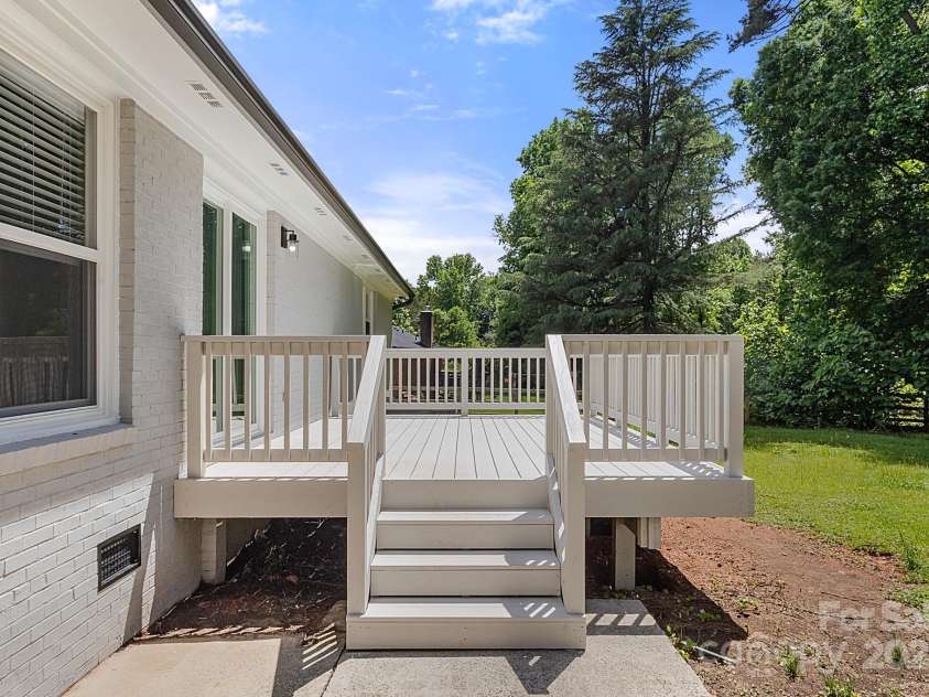 7141 Pitchfork Lane, Mint Hill, NC 28227.  MLS# CAR4248286, YatesRealty ID 11648. 