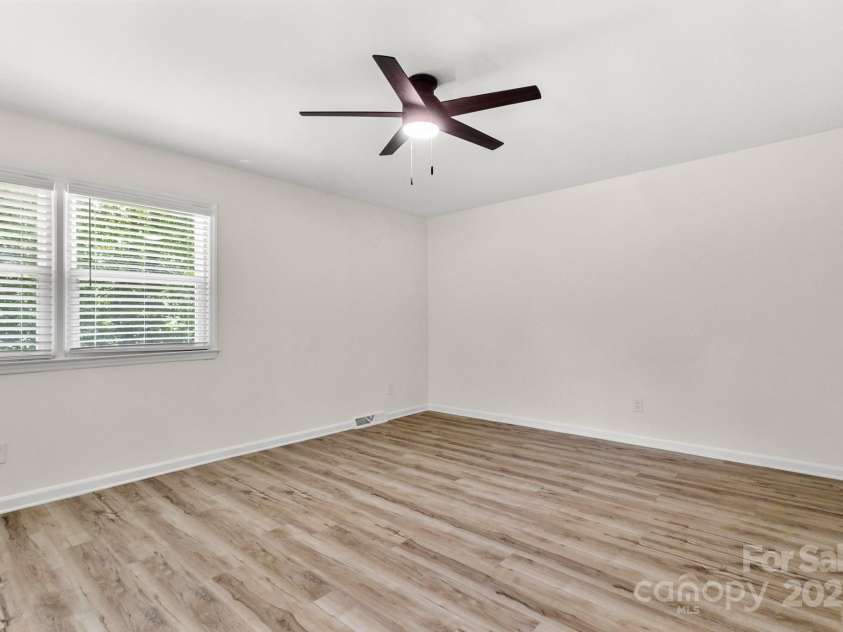 7141 Pitchfork Lane, Mint Hill, NC 28227.  MLS# CAR4248286, YatesRealty ID 11648. Primary Bed