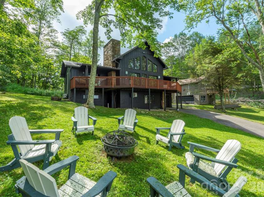 2338 El Miner Drive, Mars Hill, NC 28754.  MLS# CAR4322758, YatesRealty ID 11650. 