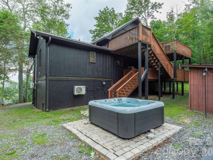 2338 El Miner Drive, Mars Hill, NC 28754.  MLS# CAR4322758, YatesRealty ID 11650. 