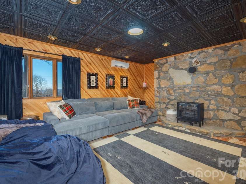 2338 El Miner Drive, Mars Hill, NC 28754.  MLS# CAR4322758, YatesRealty ID 11650. 