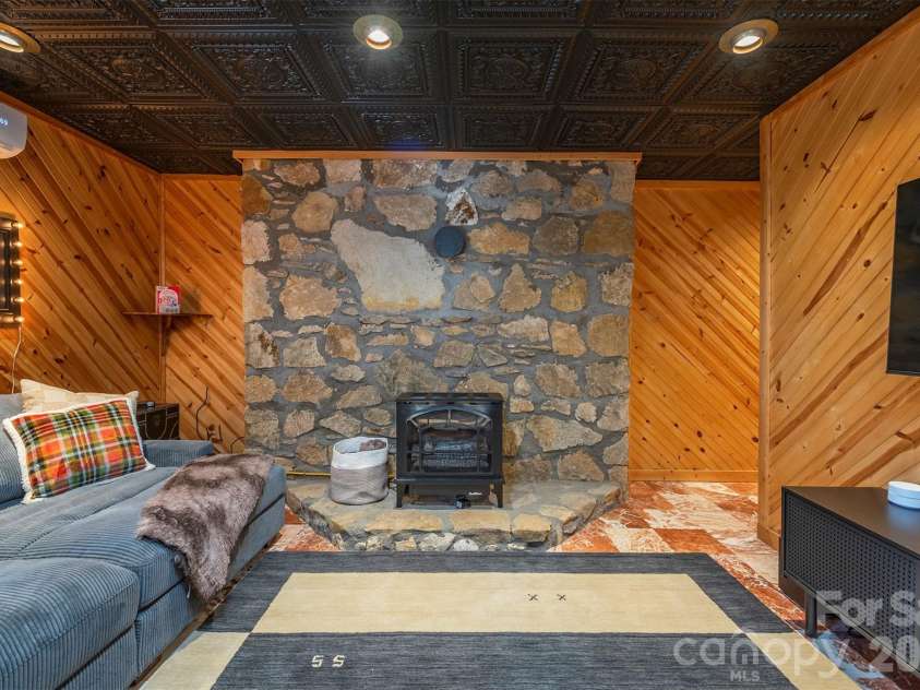 2338 El Miner Drive, Mars Hill, NC 28754.  MLS# CAR4322758, YatesRealty ID 11650. 