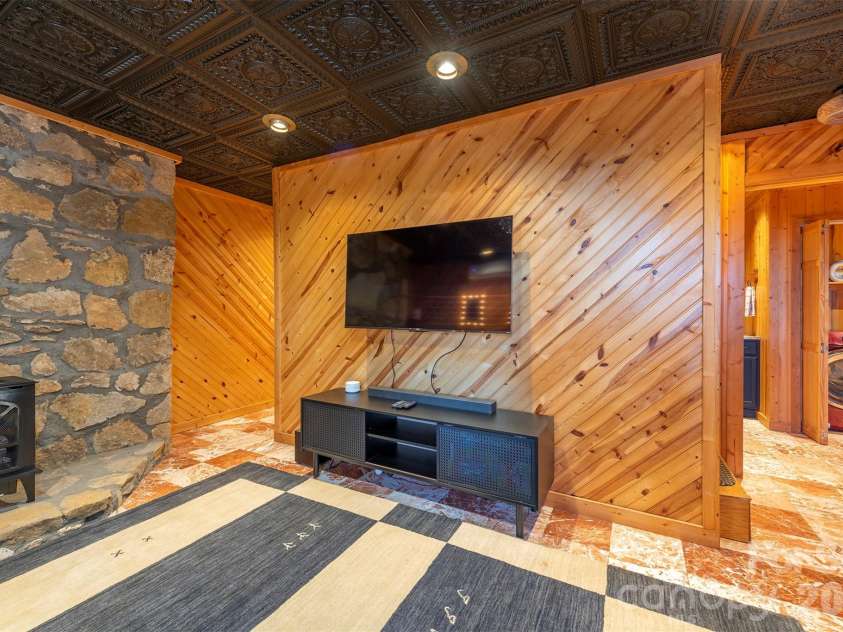 2338 El Miner Drive, Mars Hill, NC 28754.  MLS# CAR4322758, YatesRealty ID 11650. 
