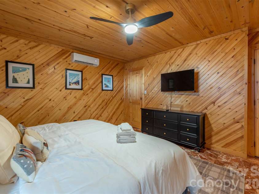 2338 El Miner Drive, Mars Hill, NC 28754.  MLS# CAR4322758, YatesRealty ID 11650. 