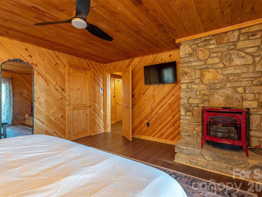 2338 El Miner Drive, Mars Hill, NC 28754.  MLS# CAR4322758, YatesRealty ID 11650. 