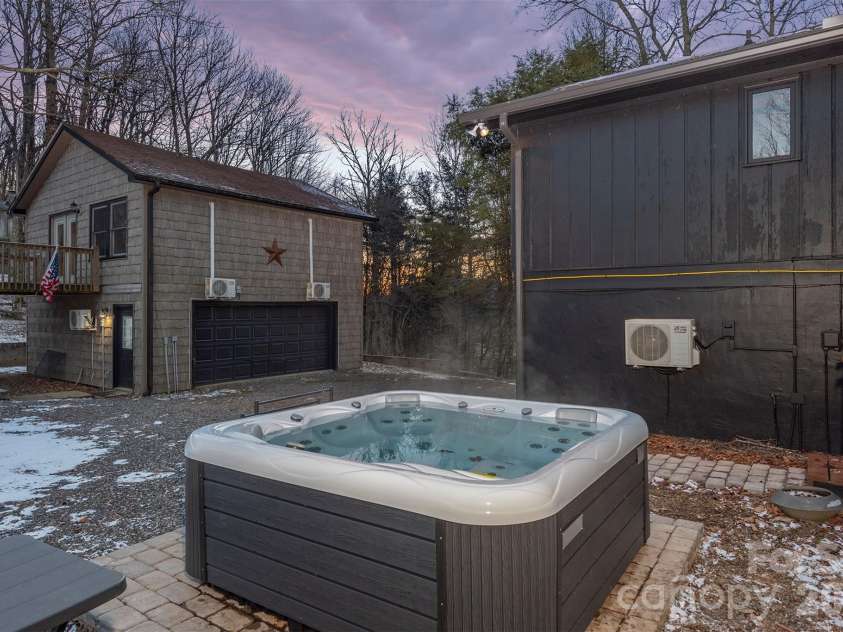2338 El Miner Drive, Mars Hill, NC 28754.  MLS# CAR4322758, YatesRealty ID 11650. 