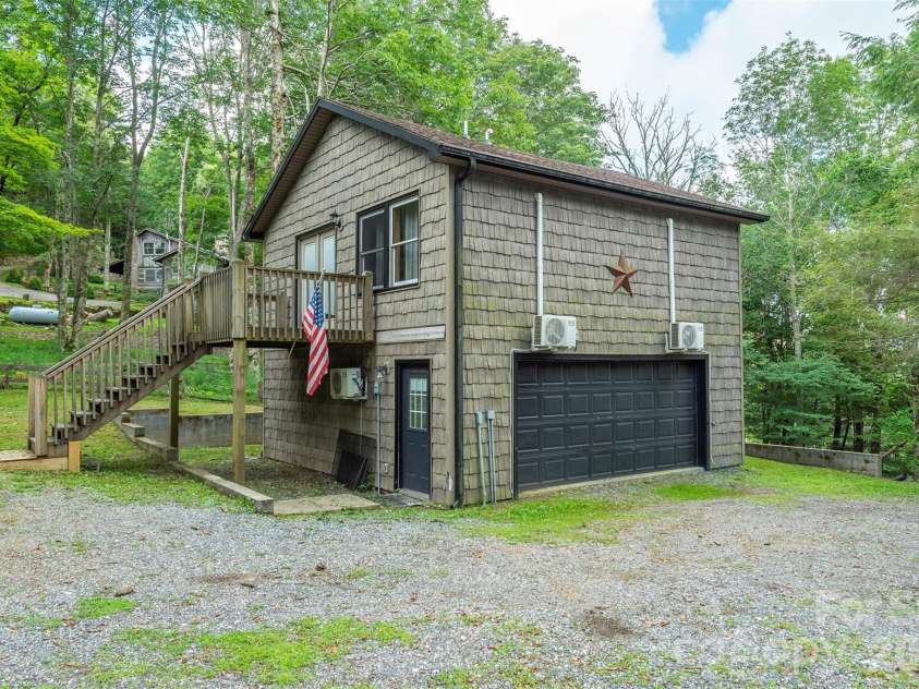 2338 El Miner Drive, Mars Hill, NC 28754.  MLS# CAR4322758, YatesRealty ID 11650. 