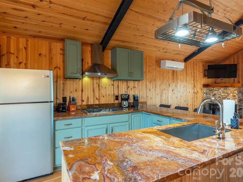 2338 El Miner Drive, Mars Hill, NC 28754.  MLS# CAR4322758, YatesRealty ID 11650. 