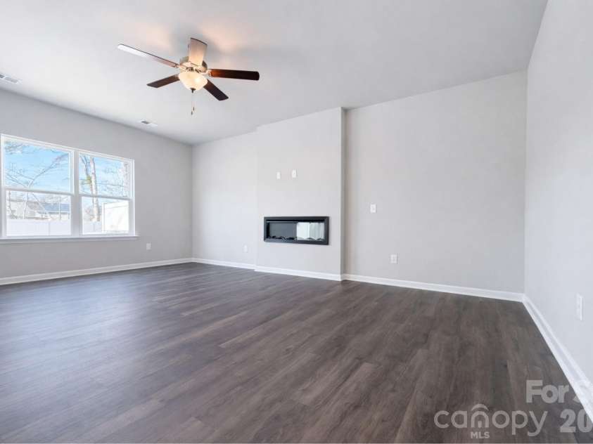 4733 Muskogee Drive, Charlotte, NC 28227.  MLS# CAR4347294, YatesRealty ID 11651. 