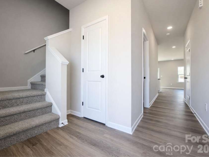 4733 Muskogee Drive, Charlotte, NC 28227.  MLS# CAR4347294, YatesRealty ID 11651. 