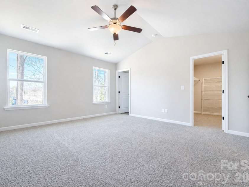 4733 Muskogee Drive, Charlotte, NC 28227.  MLS# CAR4347294, YatesRealty ID 11651. 