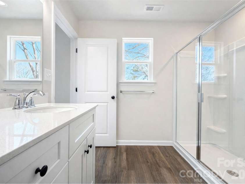 4733 Muskogee Drive, Charlotte, NC 28227.  MLS# CAR4347294, YatesRealty ID 11651. 