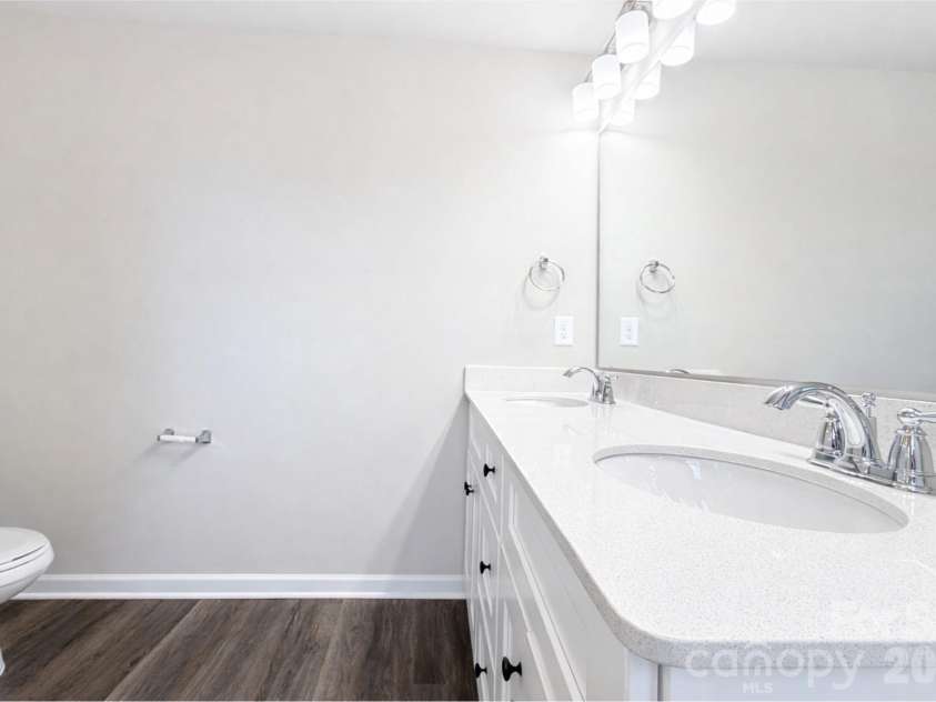 4733 Muskogee Drive, Charlotte, NC 28227.  MLS# CAR4347294, YatesRealty ID 11651. 