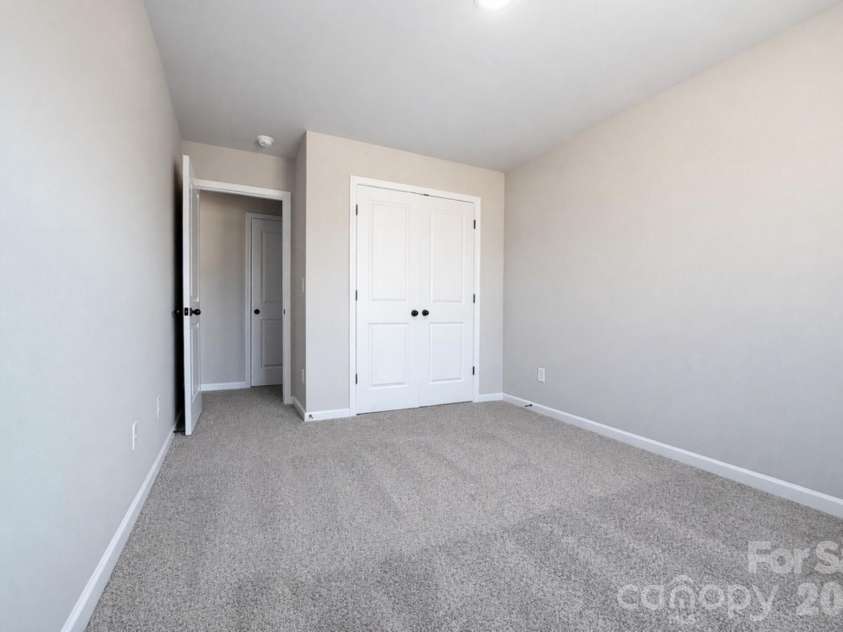 4733 Muskogee Drive, Charlotte, NC 28227.  MLS# CAR4347294, YatesRealty ID 11651. 