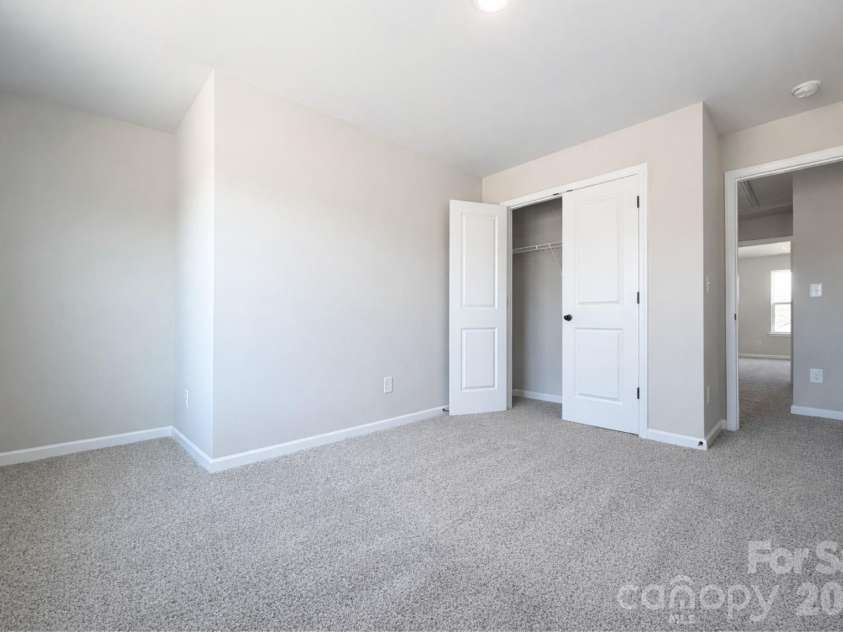 4733 Muskogee Drive, Charlotte, NC 28227.  MLS# CAR4347294, YatesRealty ID 11651. 