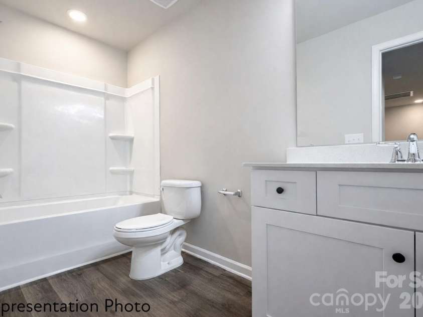 4733 Muskogee Drive, Charlotte, NC 28227.  MLS# CAR4347294, YatesRealty ID 11651. 