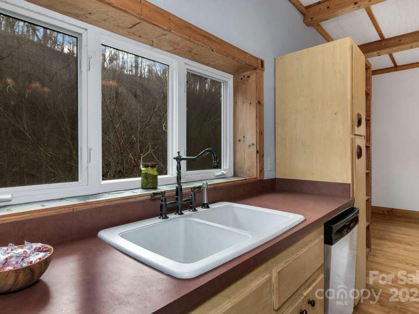 278 Kelses Valley Drive, Mars Hill, NC 28754.  MLS# CAR4204045, YatesRealty ID 11652. 