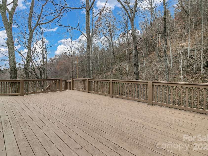 278 Kelses Valley Drive, Mars Hill, NC 28754.  MLS# CAR4204045, YatesRealty ID 11652. 