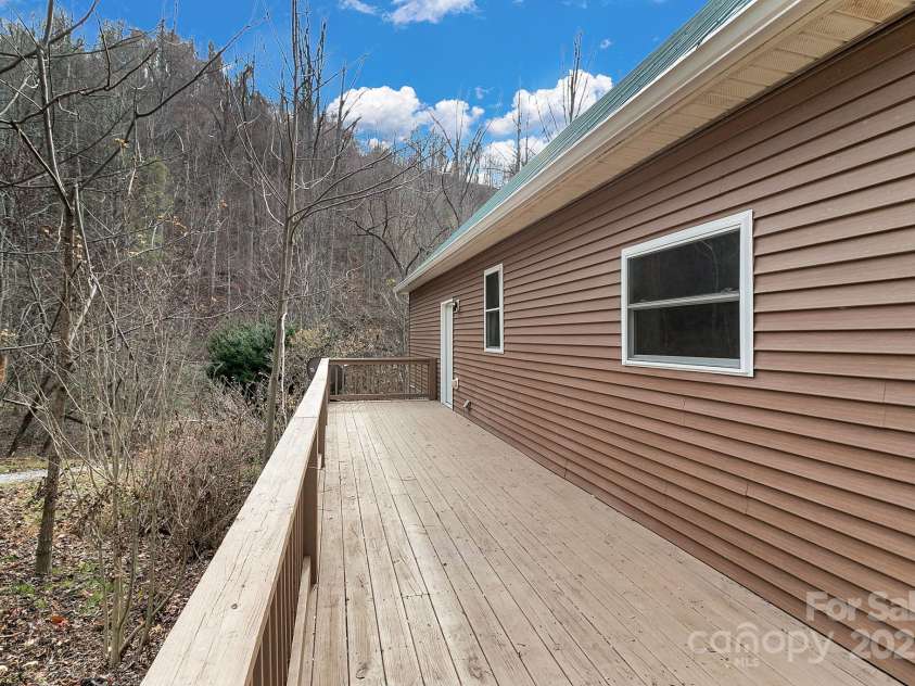 278 Kelses Valley Drive, Mars Hill, NC 28754.  MLS# CAR4204045, YatesRealty ID 11652. 