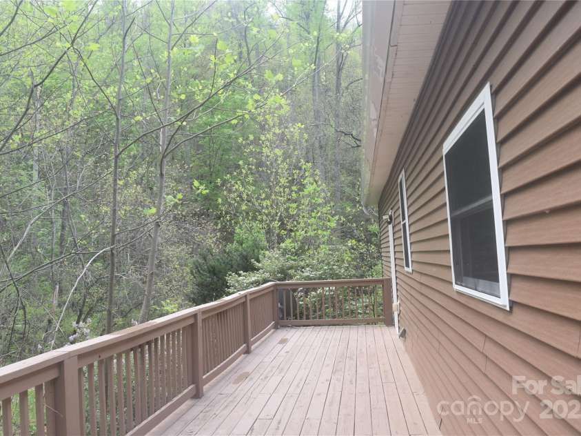 278 Kelses Valley Drive, Mars Hill, NC 28754.  MLS# CAR4204045, YatesRealty ID 11652. 