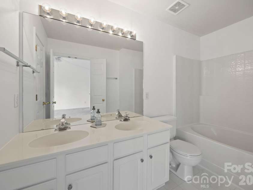 3228 Mannington Drive, Charlotte, NC 28270.  MLS# CAR4363224, YatesRealty ID 11652. 