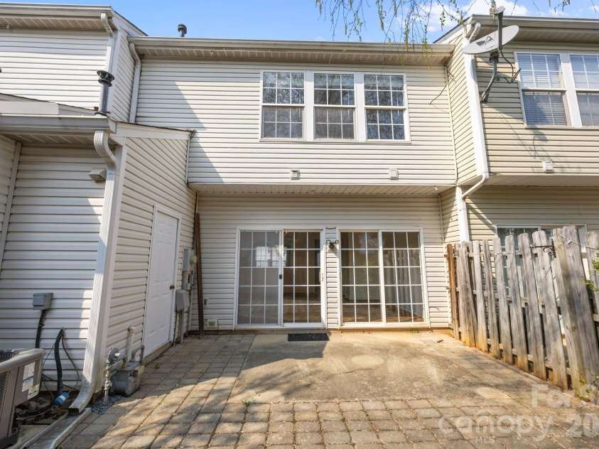 3228 Mannington Drive, Charlotte, NC 28270.  MLS# CAR4363224, YatesRealty ID 11652. 