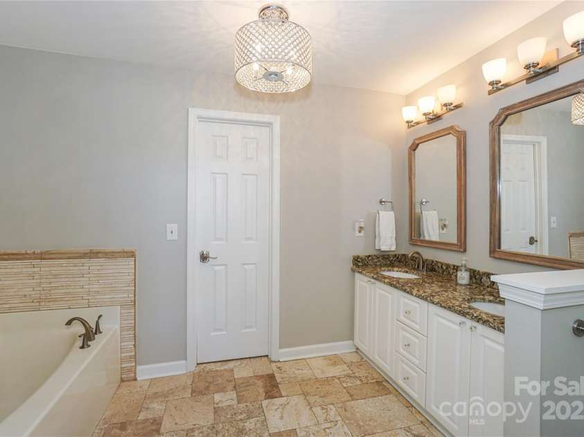 107 Pier 33 Drive, Mooresville, NC 28117.  MLS# CAR4226749, YatesRealty ID 11654. 