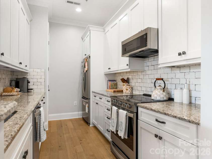 2964 Selwyn Avenue, Charlotte, NC 28209.  MLS# CAR4366905, YatesRealty ID 11654. Kitchen