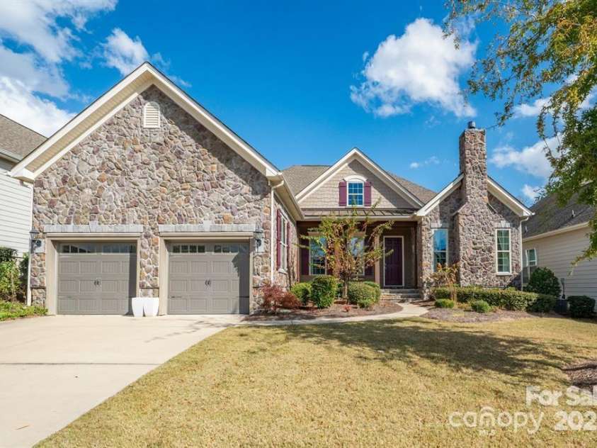 14920 High Bluff Court, Charlotte, NC 28278.  MLS# CAR4305018, YatesRealty ID 11655. 
