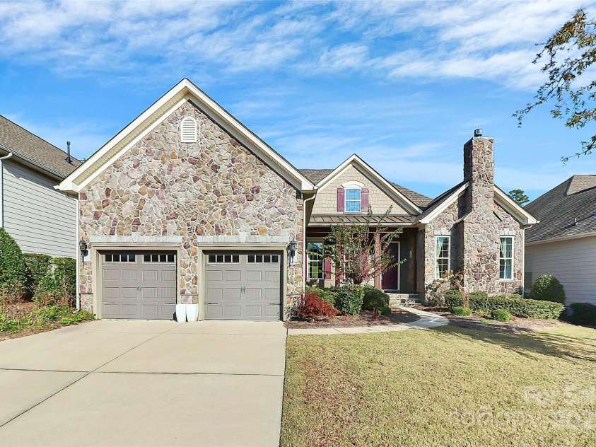 14920 High Bluff Court, Charlotte, NC 28278.  MLS# CAR4305018, YatesRealty ID 11655. 