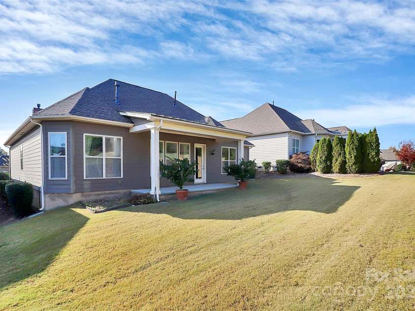 14920 High Bluff Court, Charlotte, NC 28278.  MLS# CAR4305018, YatesRealty ID 11655. 