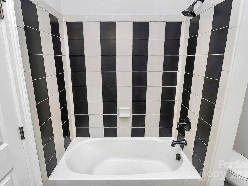 14920 High Bluff Court, Charlotte, NC 28278.  MLS# CAR4305018, YatesRealty ID 11655. 