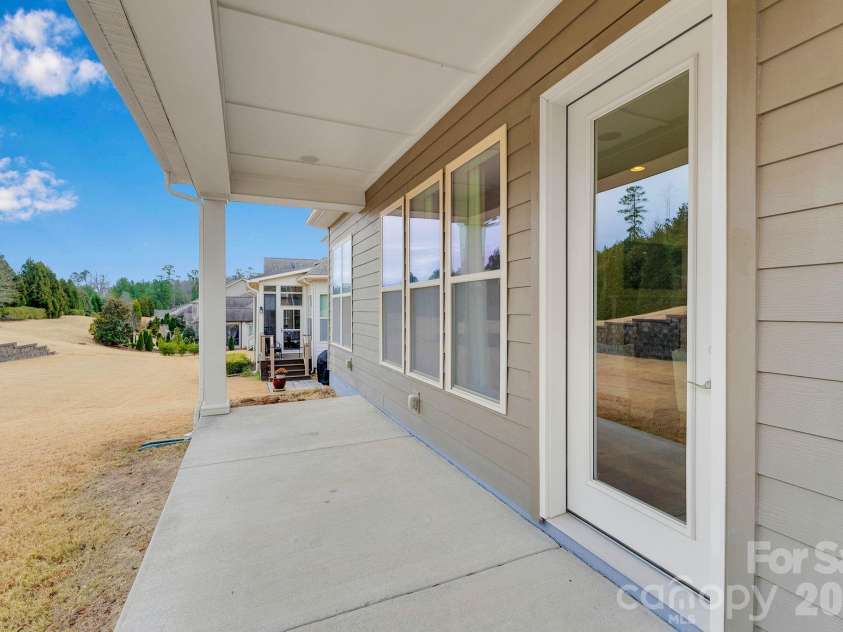 14920 High Bluff Court, Charlotte, NC 28278.  MLS# CAR4336917, YatesRealty ID 11655. 