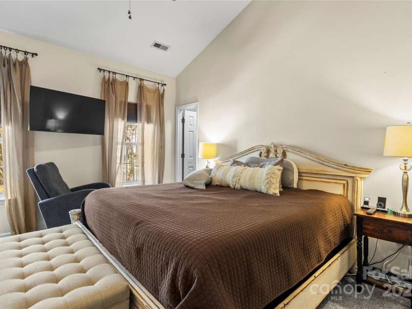 18838 Oakhurst Boulevard, Cornelius, NC 28031.  MLS# CAR4243067, YatesRealty ID 11657. Primary Bedroom