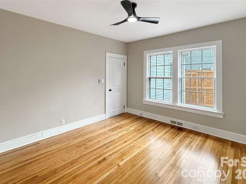 317 8th Street, Hickory, NC 28601.  MLS# CAR4361363, YatesRealty ID 11658. Bedroom 3