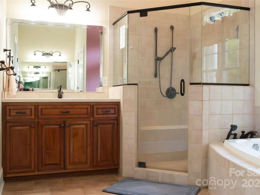 447 Shagbark Court, Mount Gilead, NC 27306.  MLS# CAR4244674, YatesRealty ID 11658. Primary bath