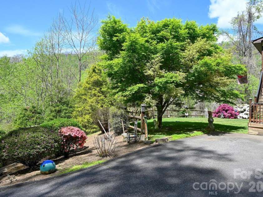 2 Ruffed Grouse Drive, Weaverville, NC 28787.  MLS# CAR4330226, YatesRealty ID 11659. 