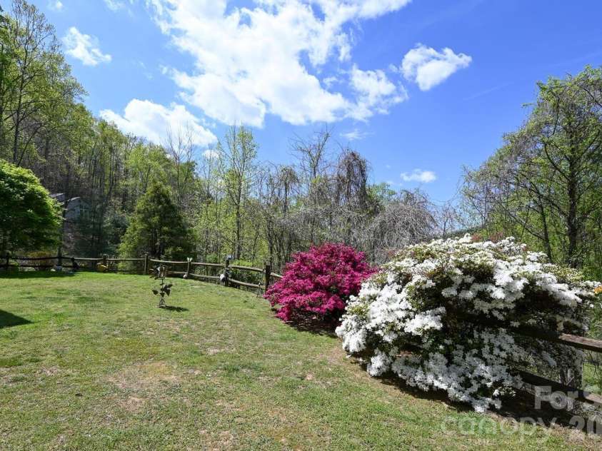 2 Ruffed Grouse Drive, Weaverville, NC 28787.  MLS# CAR4330226, YatesRealty ID 11659. 